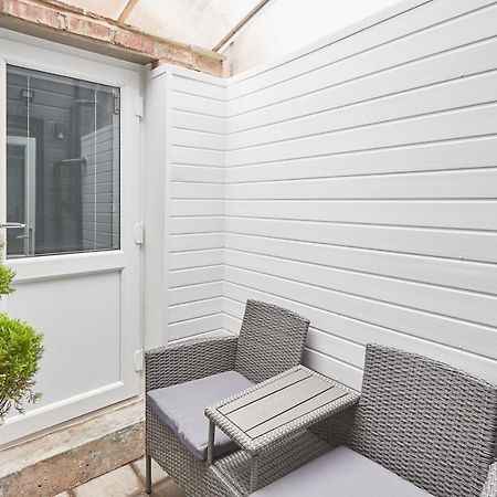 Host & Stay - Wadsworth Cottage Уитби Экстерьер фото